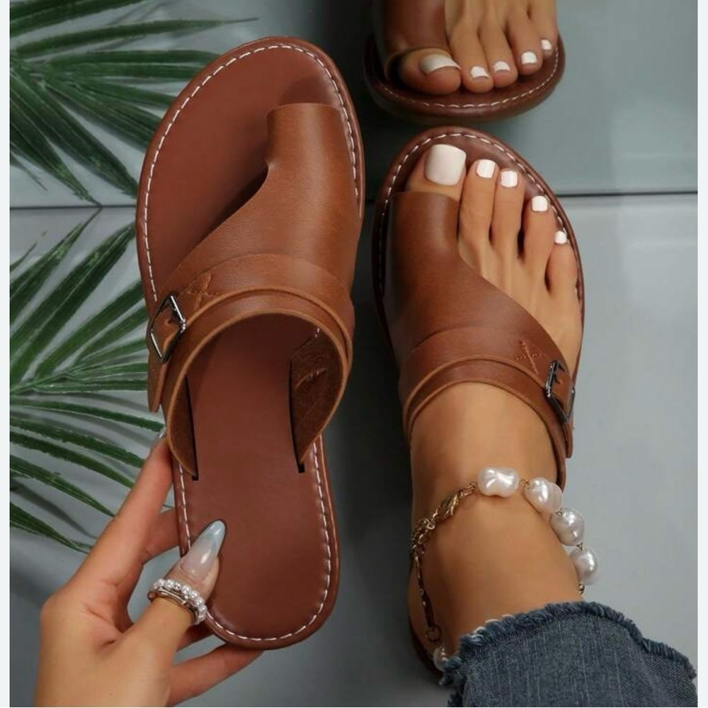 New Women’s Lightweight Orthopedic Leather Toe Ring Brown Rubber Sole Sandals